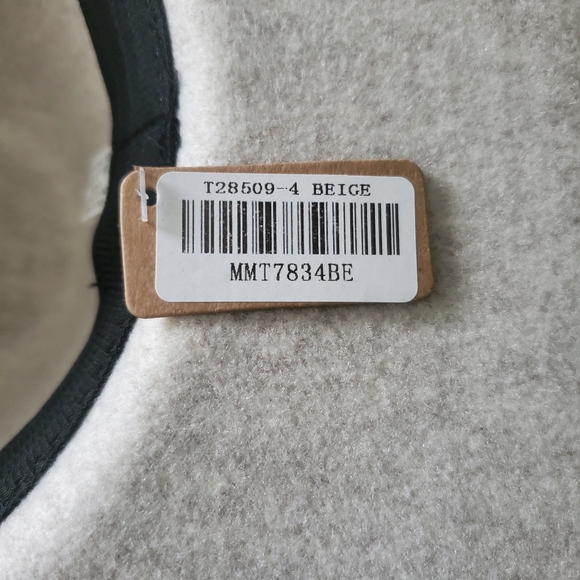 Hat - Picture 3 of 3